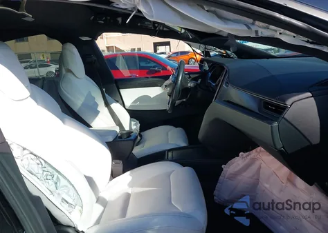 2018 Tesla Model X 100D/75D/P100D из США, поврежденный, VIN 5YJXCBE45JF106654